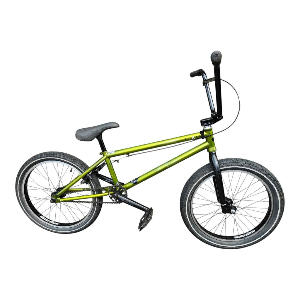Blank Icon - Intermediate Level BMX Bike - 20.8" TT - Met Green ( Pre Owned )