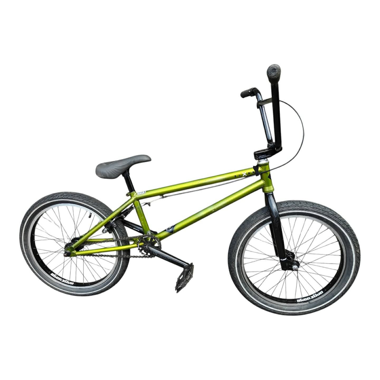 Blank Icon - Intermediate Level BMX Bike - 20.8" TT - Met Green ( Pre Owned )